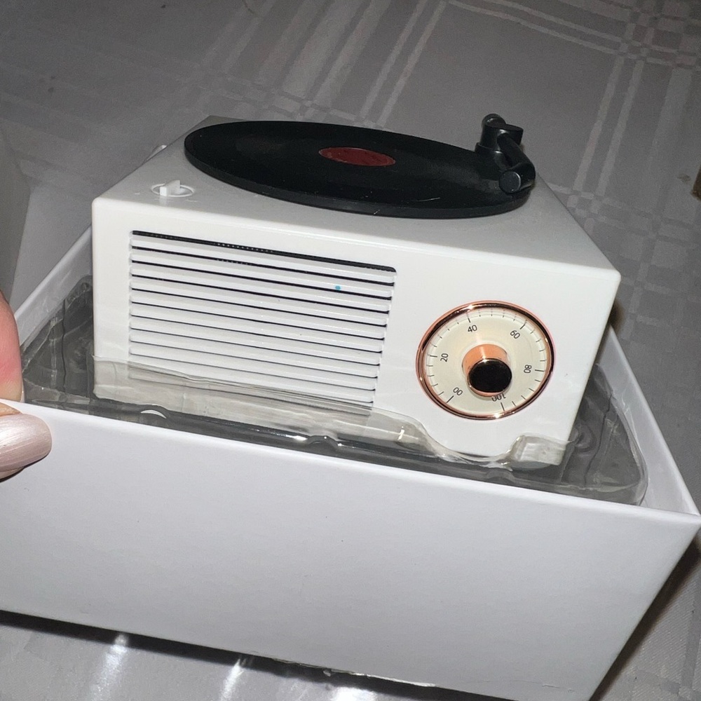 Retro Style White Record Player Radio